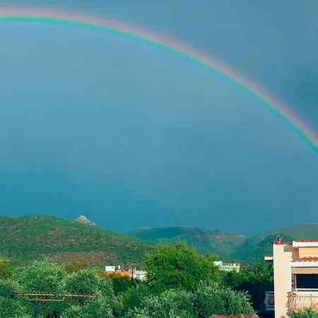Ferienhaus Our Parent's House. Family House For Rent Skála Kallirákhis