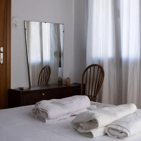 Ferienhaus Our Parent's House. Family House For Rent Skála Kallirákhis