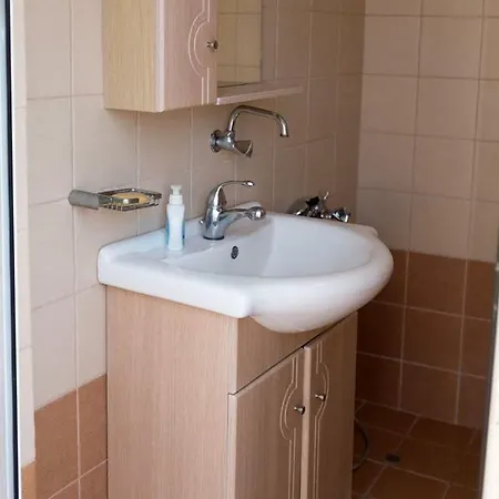 Our Parent's House. Family House For Rent Ferienhaus Skála Kallirákhis