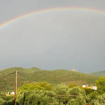 Our Parent's House. Family House For Rent Skála Kallirákhis
