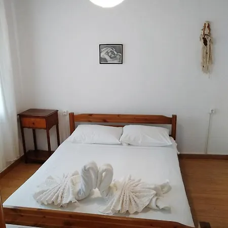 Our Parent's House. Family House For Rent * Skála Kallirákhis