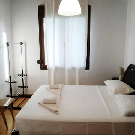 Our Parent's House. Family House For Rent * Σκάλα Καλλιράχης