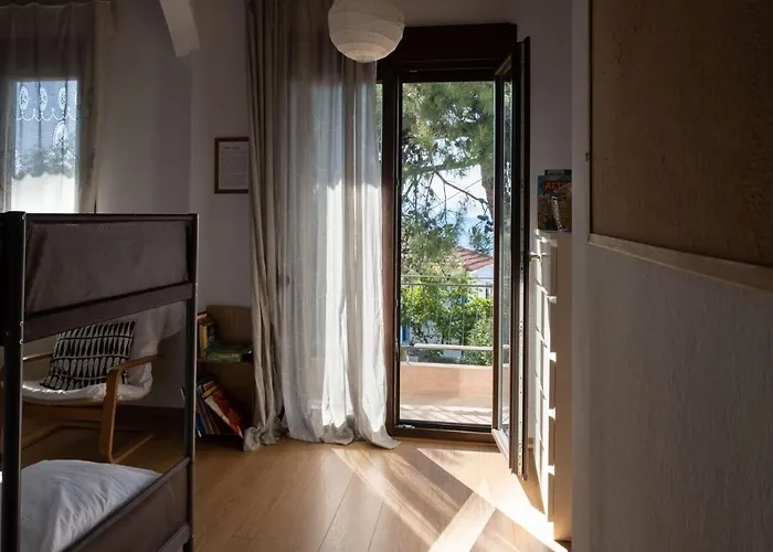 Our Parent's House. Family House For Rent * Σκάλα Καλλιράχης