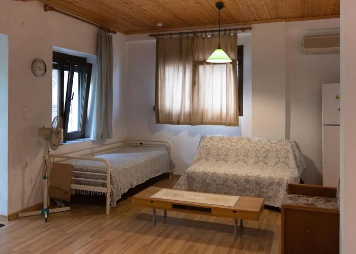 Our Parent's House. Family House For Rent Σκάλα Καλλιράχης