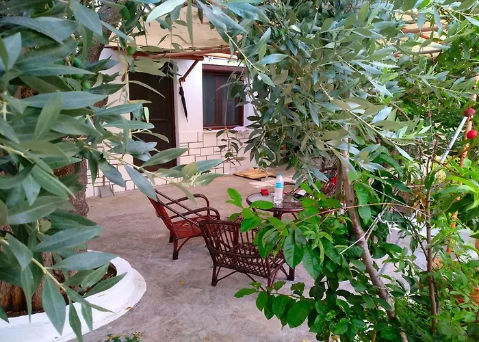 Our Parent's House. Family House For Rent * Σκάλα Καλλιράχης