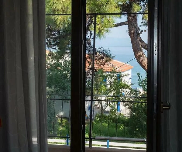 Our Parent's House. Family House For Rent Σκάλα Καλλιράχης