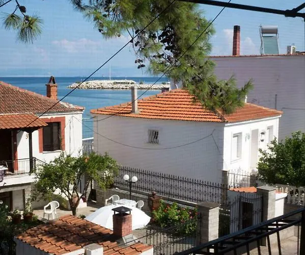 Our Parent's House. Family House For Rent Σπίτι διακοπών